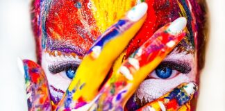 Czy da się zmyć makijaż wodą?