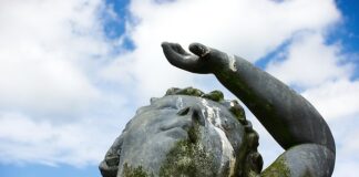 Dlaczego kał brzydko pachnie?